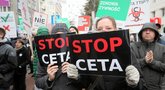 Protesto akcija prieš ES ir Kanados prekybos sutartį (nuotr. SCANPIX)