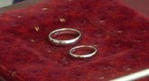 Vestuviniai žiedai (nuotr. stop kadras)