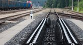 370 mln. eurų kainavęs ruožas nuo sienos su Lenkija iki Kauno atidarytas 2015-ųjų pabaigoje, tačiau geležinkelis neatitinka dabartinių „Rail Baltica“ parametrų.  