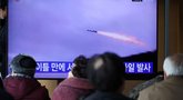 Blinkenui lankantis Seule Šiaurės Korėja paleido kelias balistines raketas  (nuotr. SCANPIX)