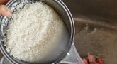 Daugelis ryžius verda neteisingai: darydami 1 klaidą rizikuojate savo sveikata (nuotr. 123rf.com)