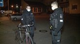 Neblaivaus vairuotojo dviratis išmušė policininkus iš vėžių: „Nesąmonė čia kažkokia“ (nuotr. stop kadras)