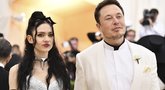 Elonas Muskas su mylimąja Grimes (nuotr. SCANPIX)
