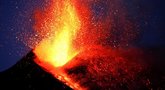 Įspūdingas reginys: Kalėdų išvakarėse išsiveržė Etnos ugnikalnis (nuotr. SCANPIX)