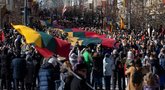 Tūkstančiai žmonių Vilniuje dalyvavo eitynėse už Lietuvos ir Ukrainos laisvę BNS Foto