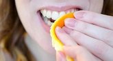Dantų balinimas apelsino žievele (nuotr. 123rf.com)