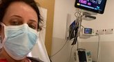 Ligoninėje mirtiną koronavirusą įveikusi ir vos prieš tris savaites namo grįžusi kepėja ir vėl paguldyta į ligoninę (nuotr. facebook.com)