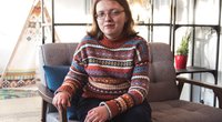 Lina Aleksandravičiūtė nenori gyventi iš neįgalumo pašalpos ir tėvų paramos, nori dirbti ir užsidirbti. (Ugnės Savickaitės nuotr.)  