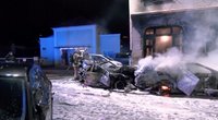 Girtas vilkiko vairuotojas Vokietijoje nusiaubė Bavarijos miestą: sudaužė daugiau nei 30 automobilių ir sukėlė didžiulį gaisrą (nuotr. stop kadras)