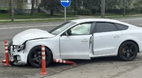 Skaudus dviejų „Audi“ susidūrimas Kaune: pranešta apie sužalotus asmenis Nuotr. Kas vyksta Kaune/ skaitytojo inf.