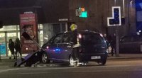 Vilniuje automobilis rėžėsi į šviesoforą (nuotr. facebook.com)