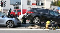 Masinė avarija Vilniuje: vienas automobilis užskrido ant kito nuotr. Broniaus Jablonsko