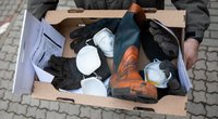 Pareigūnų profesinė sąjunga Seimo nariams įteikė naudotų batų ir pirštinių (Irmantas Gelūnas/Fotobankas)