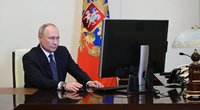 Vladimiras Putinas balsuoja elektroniniu būdu prezidento rinkimuose (nuotr. SCANPIX)