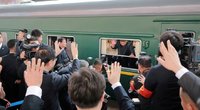 Šiaurės Korėjos traukinys „Nr.1“: priešakyje bėgantys žvalgai ir omarai pietums (nuotr. SCANPIX)