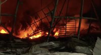 Galingas sprogimas Tailande išdaužė stiklus 5 kilometrų spinduliu: fabrikas vis dar dega (nuotr. stop kadras)