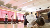 Liks be šokių pamokų: ministerija primygtinai siūlo prijungti prie kūno kultūros, o mokytojai ruošiasi atleidimui (nuotr. stop kadras)