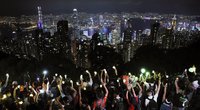 Honkongo kalvas nušvietė protestuotojų žibintai (nuotr. SCANPIX)