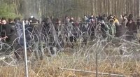 Pastarąją parą netesėtai kirsti Lietuvos sieną mėgino vos 35 migrantai: tai – tyla prieš audrą (nuotr. stop kadras)