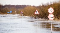 Potvynio apsemtas Šilutės-Rusnės kelias (nuotr. Fotodiena.lt)