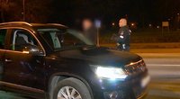 Jaunuolių pasivažinėjimas įmonės automobiliu baigėsi areštinėje: aptiko narkotinių medžiagų  