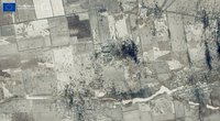 Sunaikintos Ukrainos gyvenvietės iš paukščio skrydžio. / Copernicus EU nuotr.  Lietuvos hidrometeorologijos tarnybos nuotr.