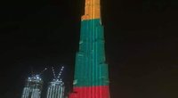 Aukščiausias dangoraižis pasaulyje sužibo Lietuvos trispalvės spalvomis (nuotr. facebook.com)
