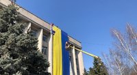Ukrainos vėliava Chersone (nuotr. Twitter)