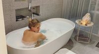Asmenukės vonioje – naujausias mados klyksmas: taip fotografuojasi visos žvaigždės (nuotr. Instagram)