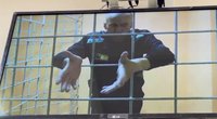 Navalnas iš ligoninės grąžintas į koloniją: atsiima ieškinius pareigūnams (nuotr. stop kadras)