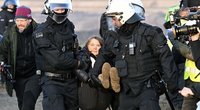 Greta Thunberg buvo trumpam sulaikyta per protestą Vokietijos anglių kasykloje (nuotr. SCANPIX)