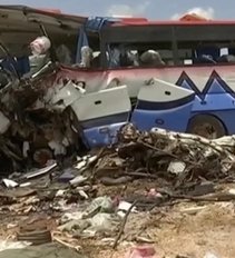 Autobuso ir sunkvežimio kaktomuša Malyje nusinešė 41 gyvybę