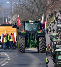 Dėl ūkininkų protesto Lenkijoje susidarė spūstys Lietuvoje: „Reikia dirbti, o neįmanoma“
