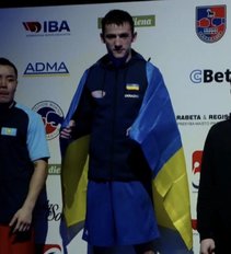 Skandalas bokso turnyre Kaune: aiškėja, kodėl prorusiškas vyras atėmė iš laimėtojo Ukrainos vėliavą