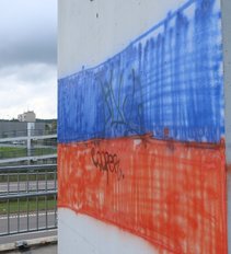 Vandalizmo išpuolis Grigiškėse: mieste atsirado Rusijos vėliavų piešiniai