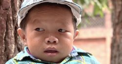 Nepale – žemiausias pasaulio paauglys: jo ūgis nesiekia vieno metro