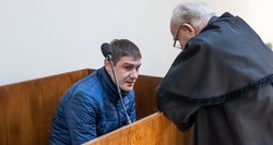 Vilniuje mažametę ir dvi moteris užpuolęs pedofilas – teisme: jis aukai grasino mirtimi