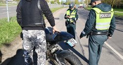 Motociklininkai renka parašus ir žada protestą prieš šiemet įsigaliojusį įstatymą 