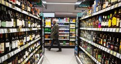 Žmonės stebisi tuo, ką mato parduotuvėse: Lietuvoje – alus su užrašais rusų kalba