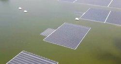 Singapūre atsidarė viena didžiausių pasaulyje plaukianti saulės kolektorių ferma