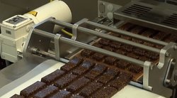 Šokolado fabrikas „Rūta“ ėmėsi gaminti sveikatai naudingus skanėstus (nuotr. stop kadras)