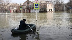Pražūtingi potvyniai siaubia Rusijos ir Kazachtano miestus: evakuota 100 tūkst. žmonių, situacija tik blogėja  (nuotr. SCANPIX)