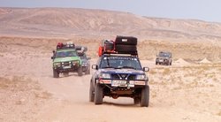 Lietuvos autosporto meistrai leisis į didžiausias pasaulyje labdaros lenktynes senąja Dakaro trasa