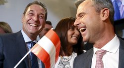 Šokiruota Austrija: prezidento rinkimuose triuškinančiai pirmauja kraštutiniai dešinieji (nuotr. SCANPIX)