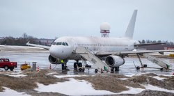 Vilniaus oro uoste nuo tako nuslydo lėktuvas (nuotr. tv3.lt)