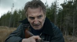 Veiksmo trileryje „Šventųjų ir nusidėjėlių žemėje“ Liam Neeson vaidina į pensiją išėjusį žudiką  