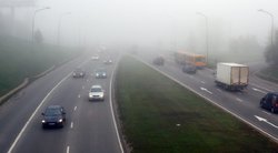 Eismo sąlygas Vakarų Lietuvoje ir Šiaulių apskrityje sunkina rūkas  (Fotobankas)