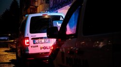 Vilniaus apskrities policija pirmadienį gavo pranešimą apie iš automobilių stovėjimo aikštelės pavogtą automobilį „Mercedes Benz Sprinter“.  Kaip pranešė Policijos departamentas, 13.56 val. gautas pranešimas, kad nuo balandžio 16–iki gegužės 6 dienos Vilniuje, Oslo gatvėje, iš automobilių stovėjimo aikštelės pavogtas 2014 metais pagamintas automobilis.  Nuostolis – 14 tūkst. eurų.  Pradėtas ikiteisminis tyrimas dėl vagystės.       ELTA / Josvydas Elinskas  
