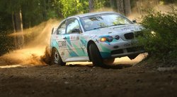 Lietuvos automobilių Mini ralio čempionato dalyviai Plungėje išsidalijo pirmąsias sezono taures