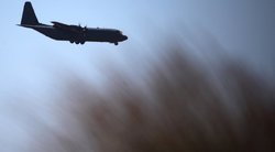 Karas su talibais: Afganistane numuštas JAV transporto lėktuvas (nuotr. SCANPIX)